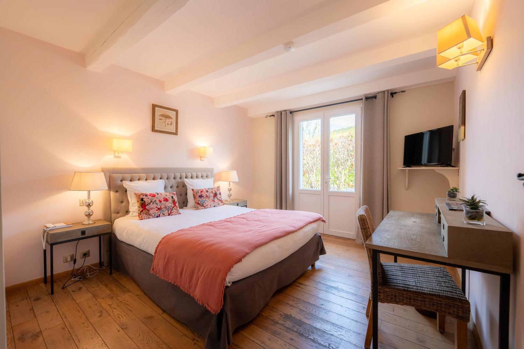 Hotel Le Pre Saint Michel Маноск Экстерьер фото